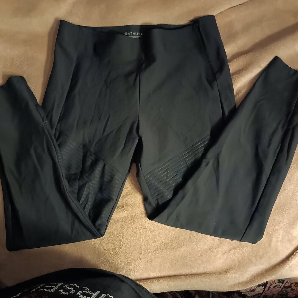 **Increase Your Flow with Athleta Side-Zipper Yoga Leggings!**